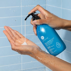 LUSETA hair after-wash shine and silky touch in natural light.