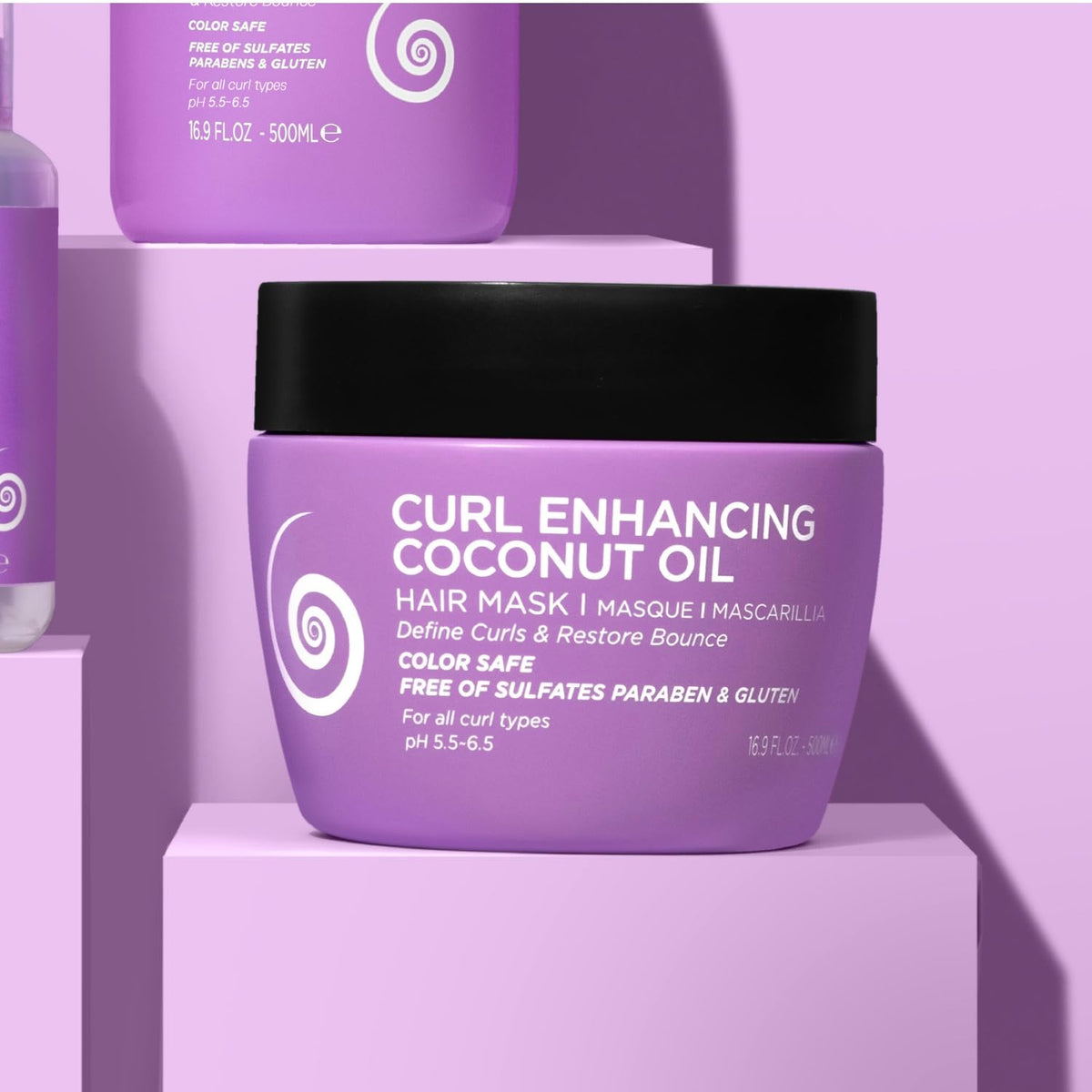 Luseta Curly Hair Mask cream texture on hand, hydration demonstrated