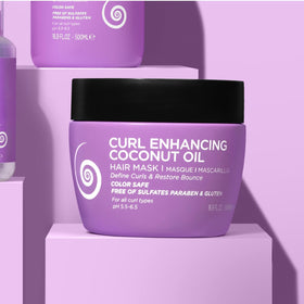 Luseta Curly Hair Mask cream texture on hand, hydration demonstrated