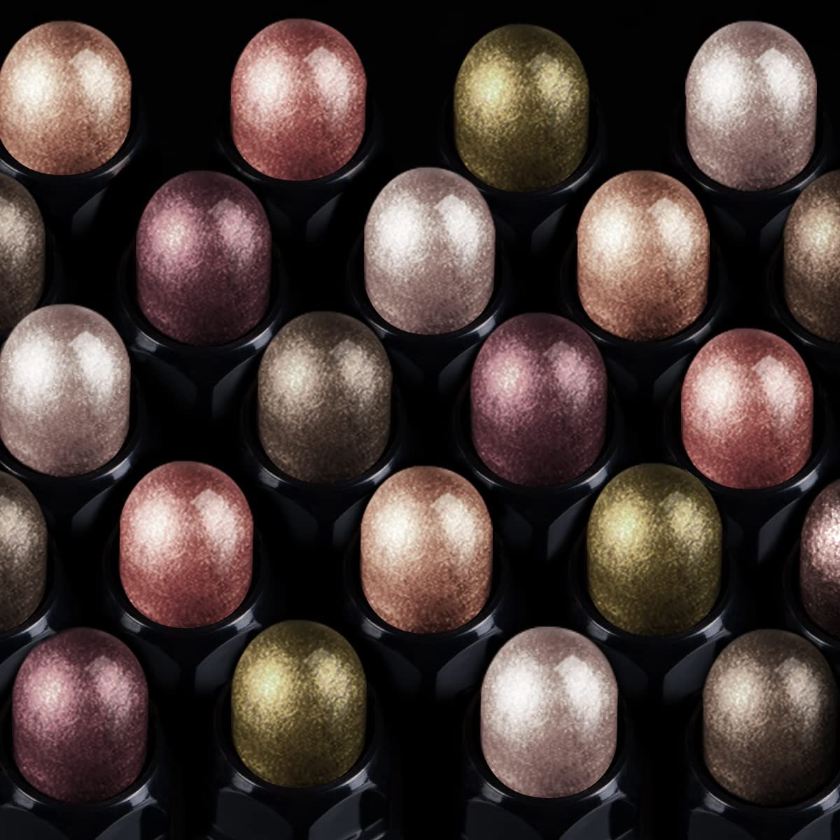 LUXAZA PRO Shimmer Eyeshadow Stick smudge-proof finish that stays in place.