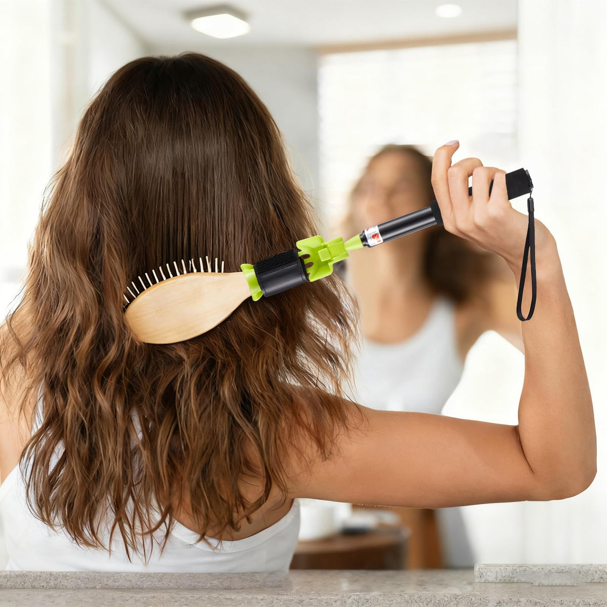 Nylon head provides flexible trimming support for hard-to-reach areas.