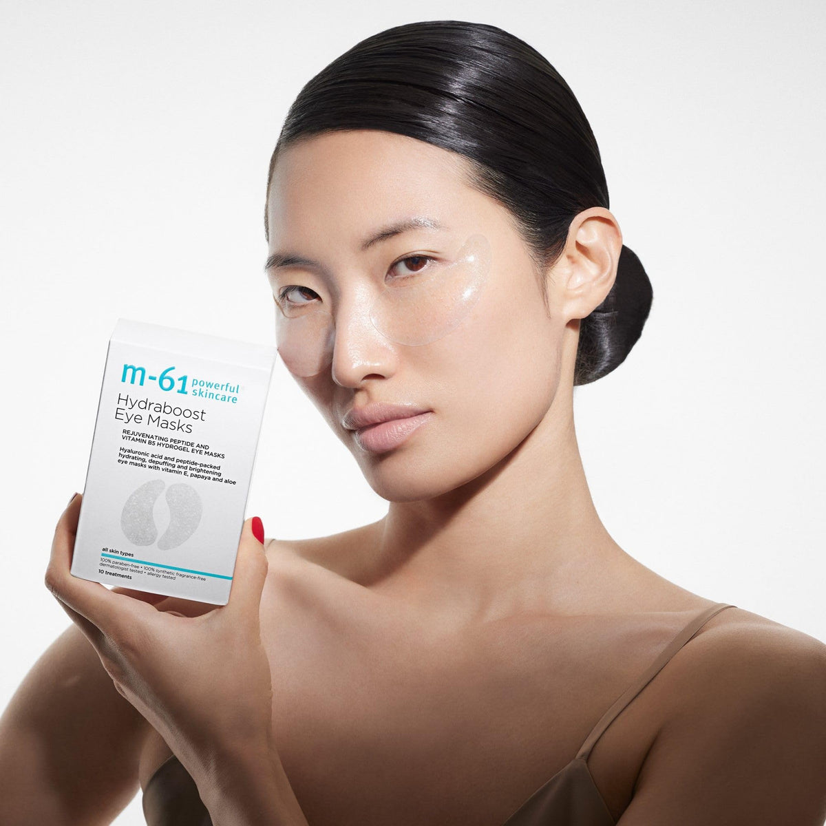 m-61 Hydraboost Eye Masks contoured gel fit hugging the eye contour