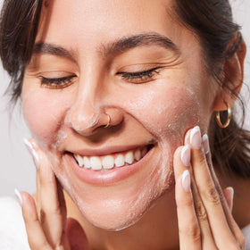 Visible jojoba beads for gentle exfoliation in m-61 PowerGlow Pro+ Cleanse.