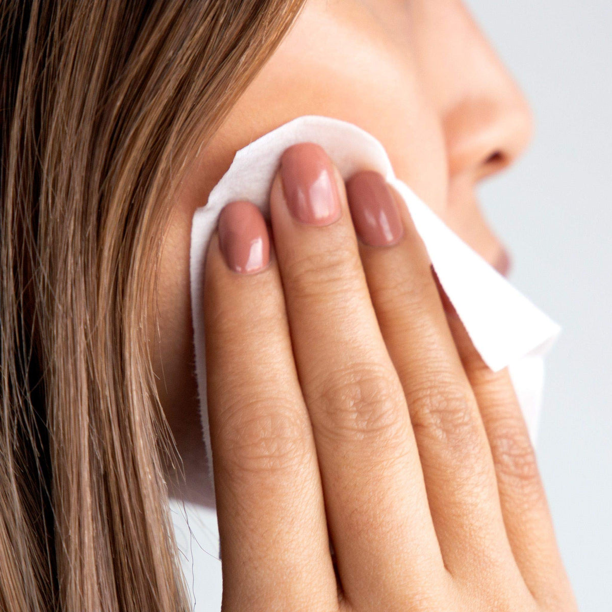 M-61 Powerspot Pads on blemish-prone skin demonstrating balance and redness reduction.