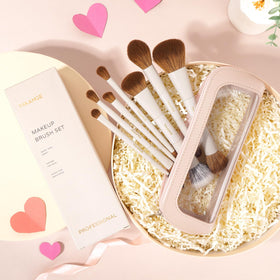 MAANGE blush brush provides even, natural-looking flush.