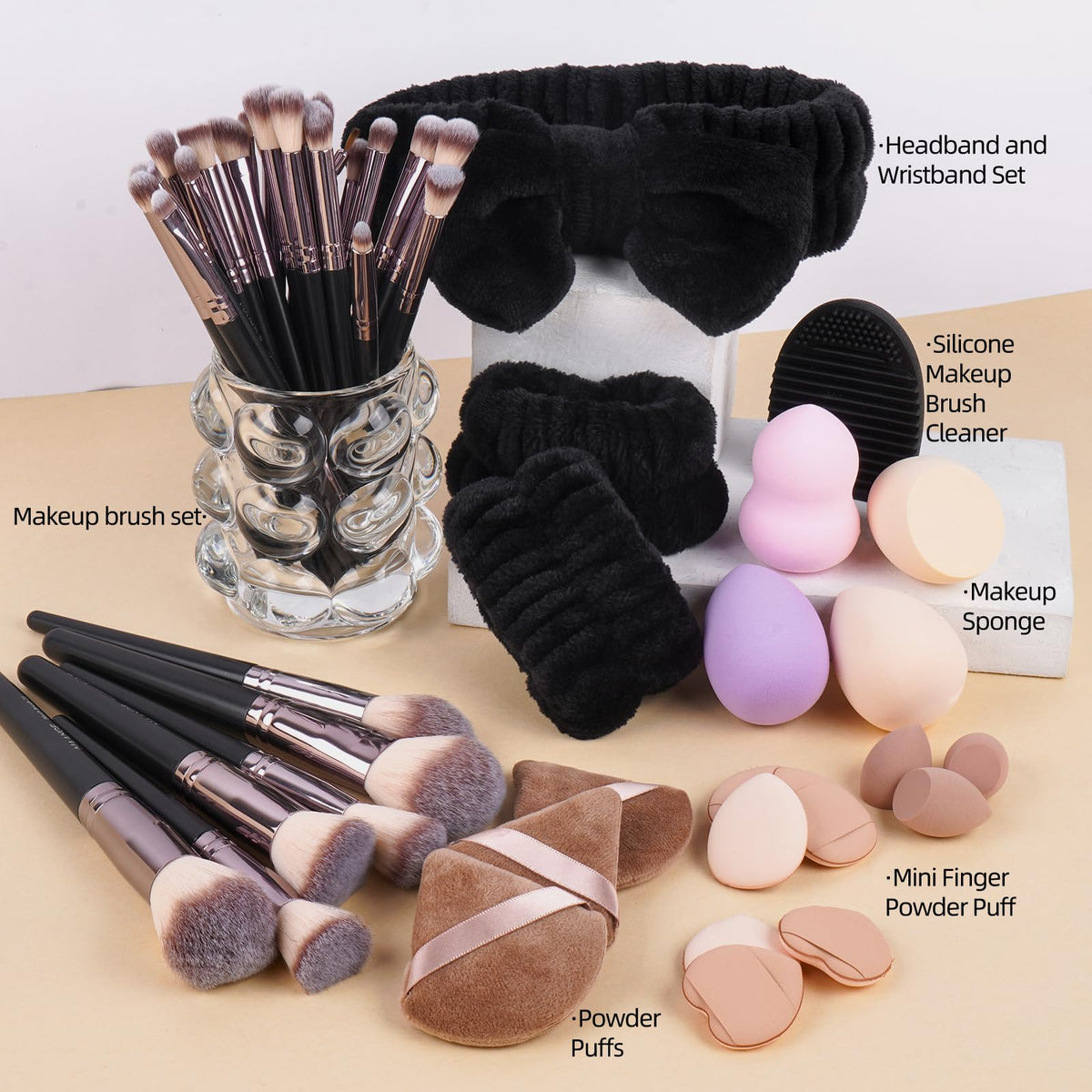 MAANGE makeup brushes bag in black gold for stylish on-the-go storage.