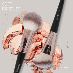 MAANGE precision eyeshadow brushes deliver smooth blending and crisp color payoff.