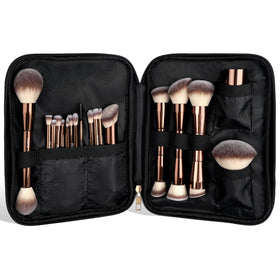 MAANGE soft blending brush for seamless eyelid transitions