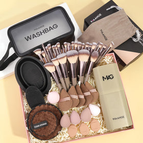 MAANGE soft synthetic bristles deliver smooth, blendable results.