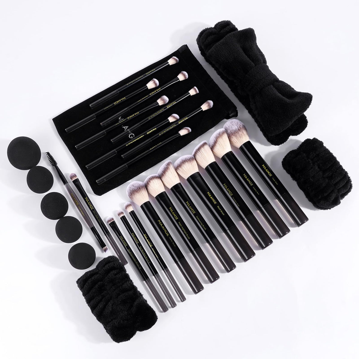 MAANGE travel bag keeps brushes organized for on-the-go beauty routines