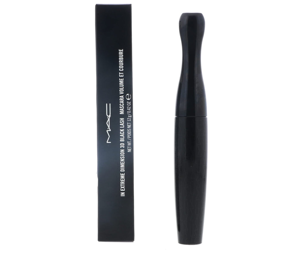 MAC In Extreme Dimension 3D Mascara wand close-up for precise application and dramatic volume