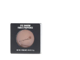 MAC matte eye shadow WEDGE blending test reveals seamless color transition.