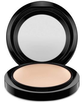 MAC Mineralize Skinfinish Light Plus natural matte finish demonstrates low-coverage, skin-like radiance.