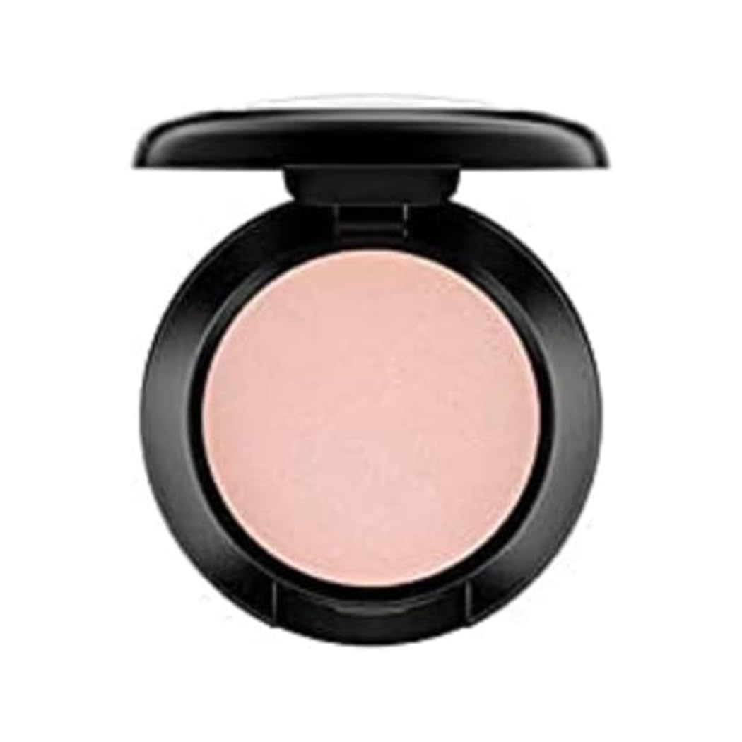 MAC Small Eye Shadow Orb delivers creamy pigment for precise lid color and easy blending.
