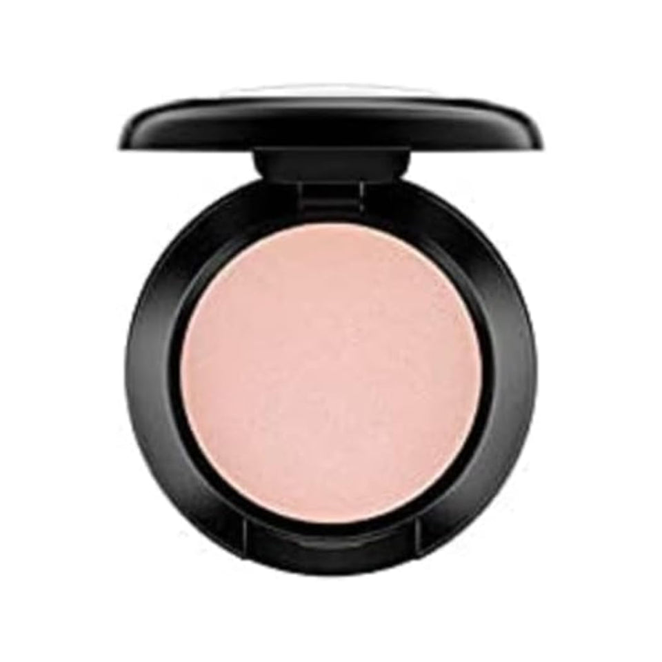 MAC Small Eye Shadow Orb delivers creamy pigment for precise lid color and easy blending.