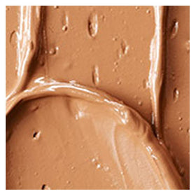 MAC Studio Fix concealer close-up of the applicator tip for targeted concealment