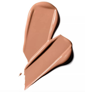 MAC Studio Fix Every Wear application swipe demonstrates buildable coverage for day-to-night looks.