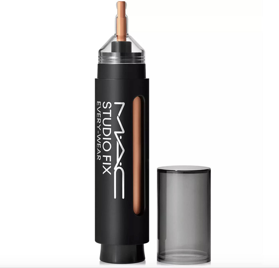 MAC Studio Fix Every Wear Face Pen NW20 cap close-up for precise application.