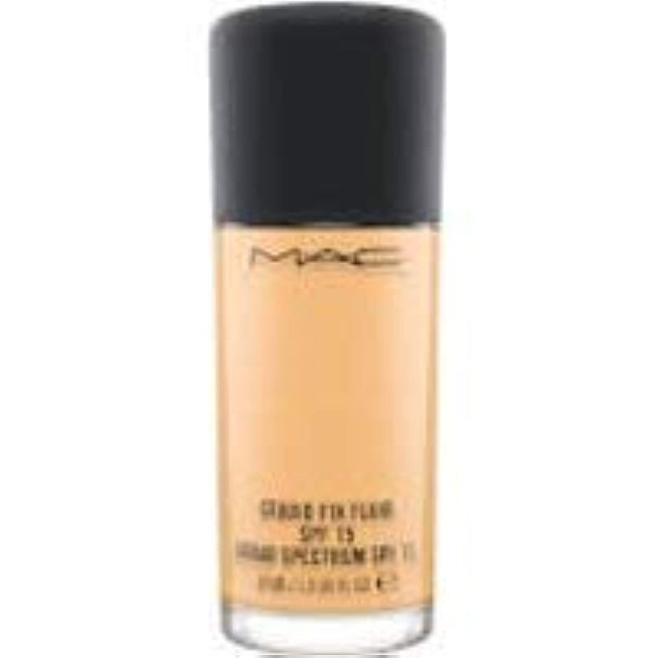 MAC Studio Fix Fluid SPF 15 bottle with 1 oz foundation for a long-lasting matte finish.
