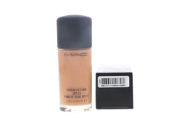 MAC Studio Fix Fluid SPF15 label highlights sun protection for daily wear
