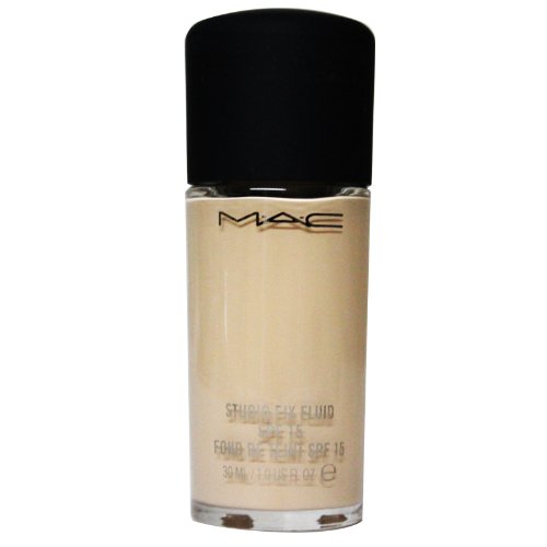 MAC Studio Fix Fluid SPF15 NC15 texture closeup shows creamy, oil-free finish.