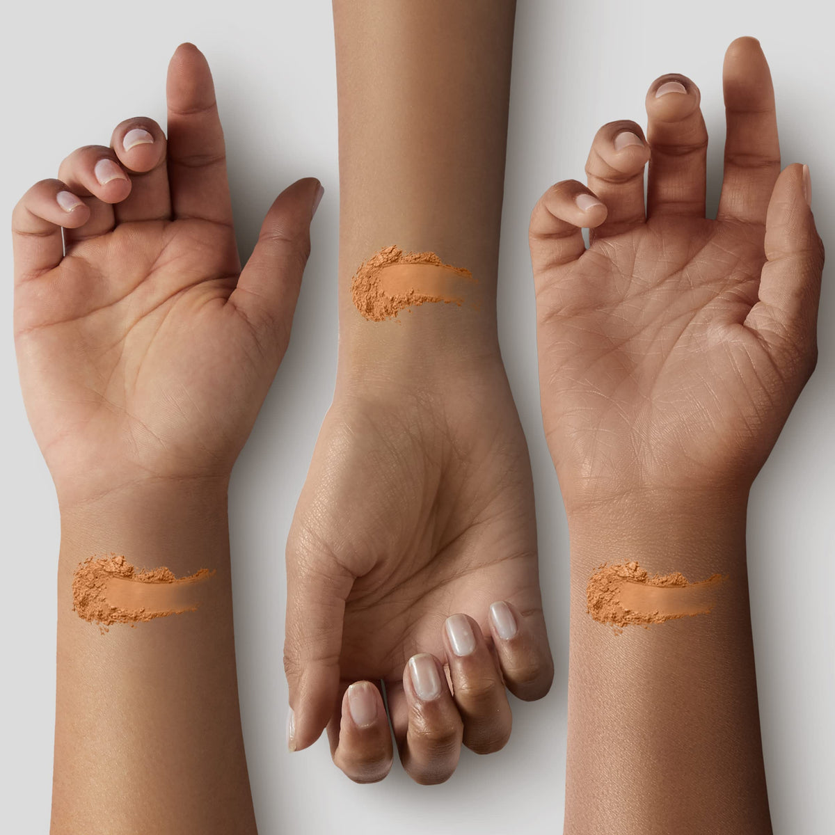 MAC Studio Fix Powder NW48 sponge applicator enables versatile coverage and easy touch-ups.
