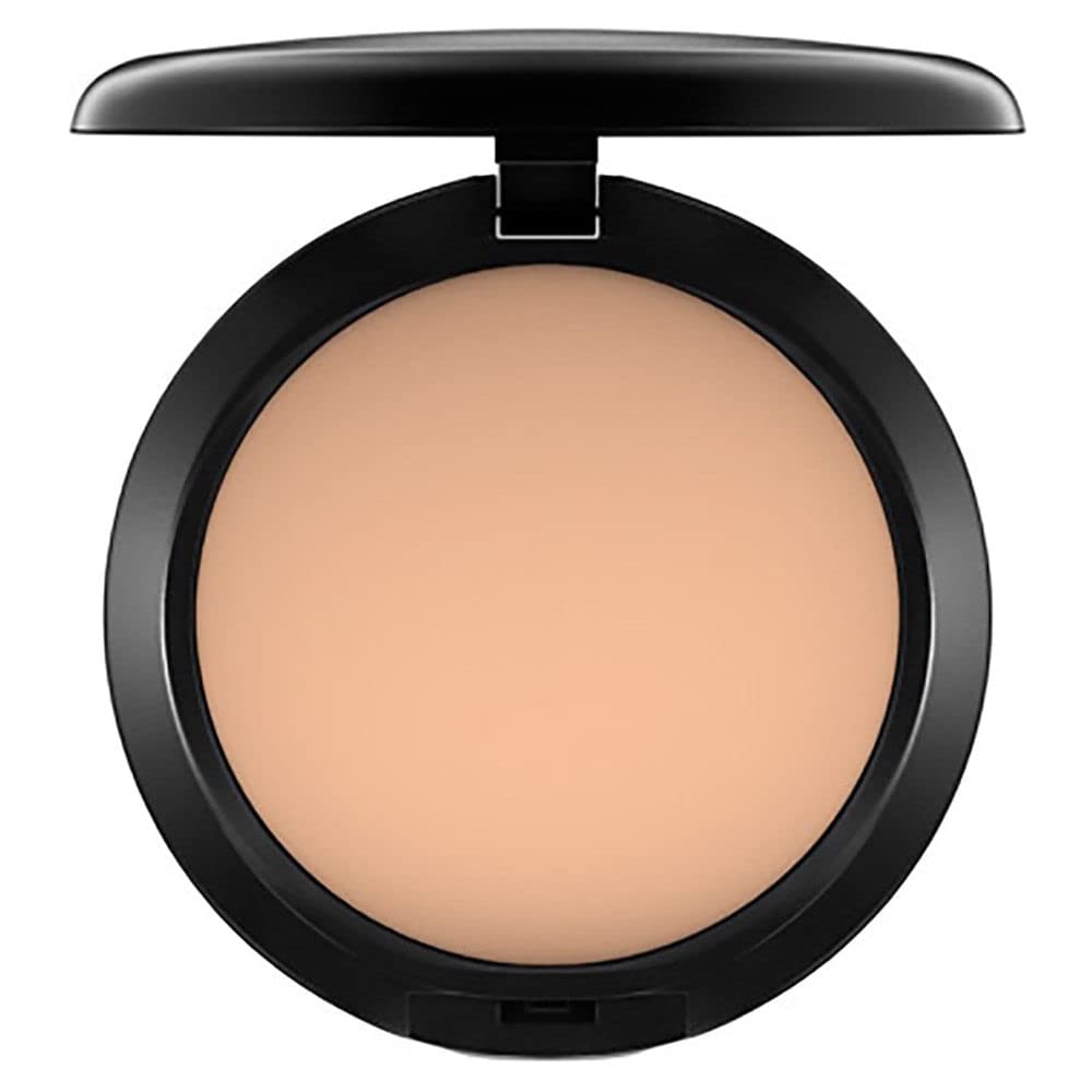 MAC Studio Fix Powder Plus Foundation NW33 texture close-up reveals matte finish
