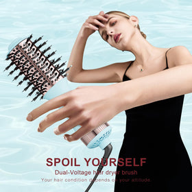 Madremía 4-in-1 styling tool versatile on the go.