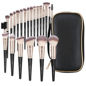MAGEFY carrying bag keeps brushes organized and protected while traveling.