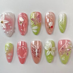 MAGLFELL 3D almond design nails with layered gel for added depth and texture.