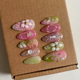 MAGLFELL 3D gel nails achieve depth and texture not possible with machine-made options.