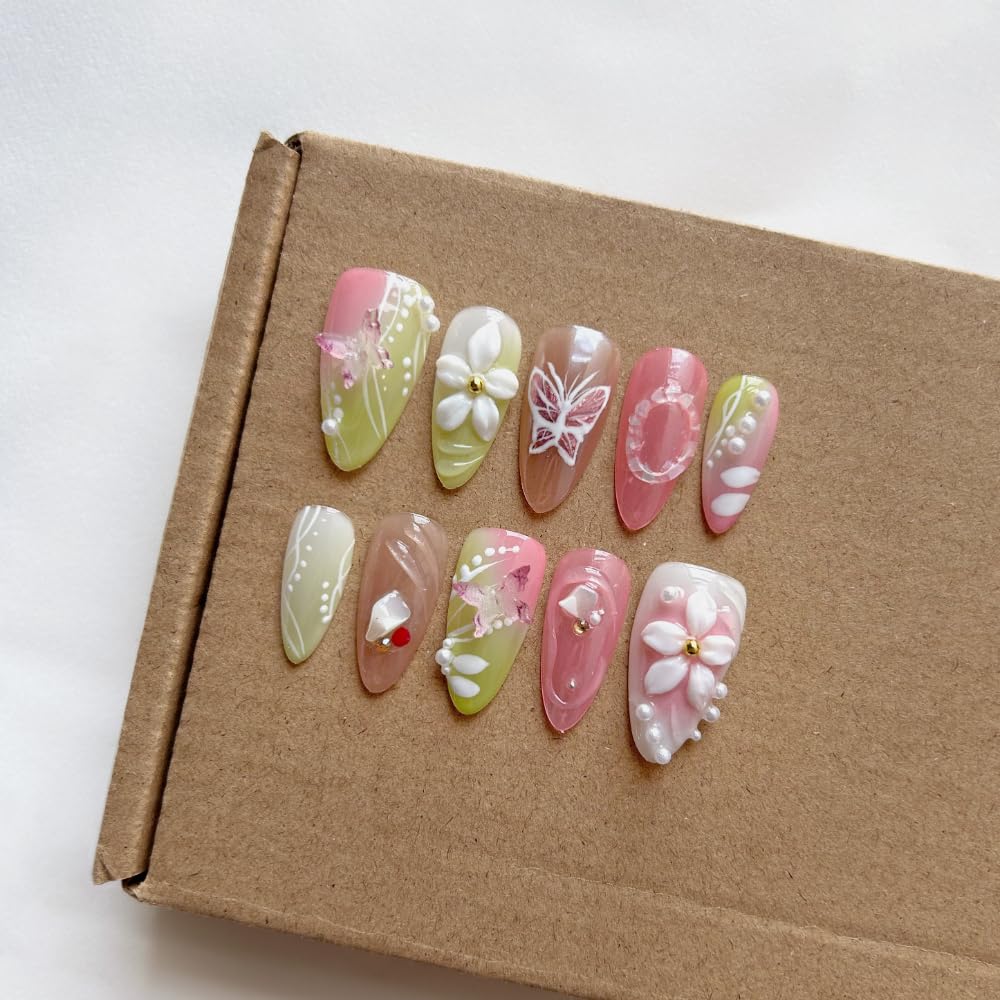 Maglfell press-on nails with a green-pink gradient for seamless color tips.