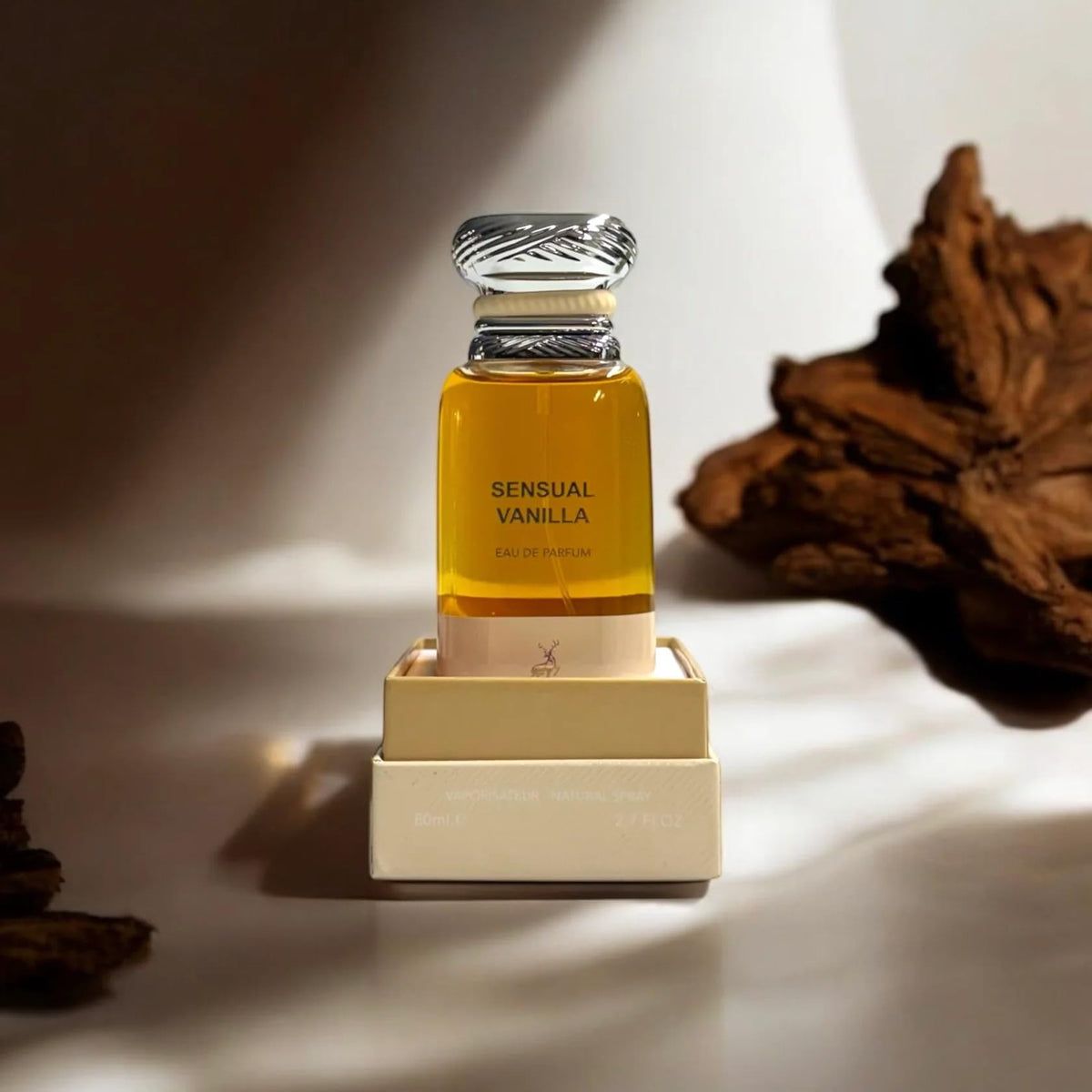 Maison Alhambra Sensual Vanilla spray on skin demonstrates long-lasting warmth and comforting scent