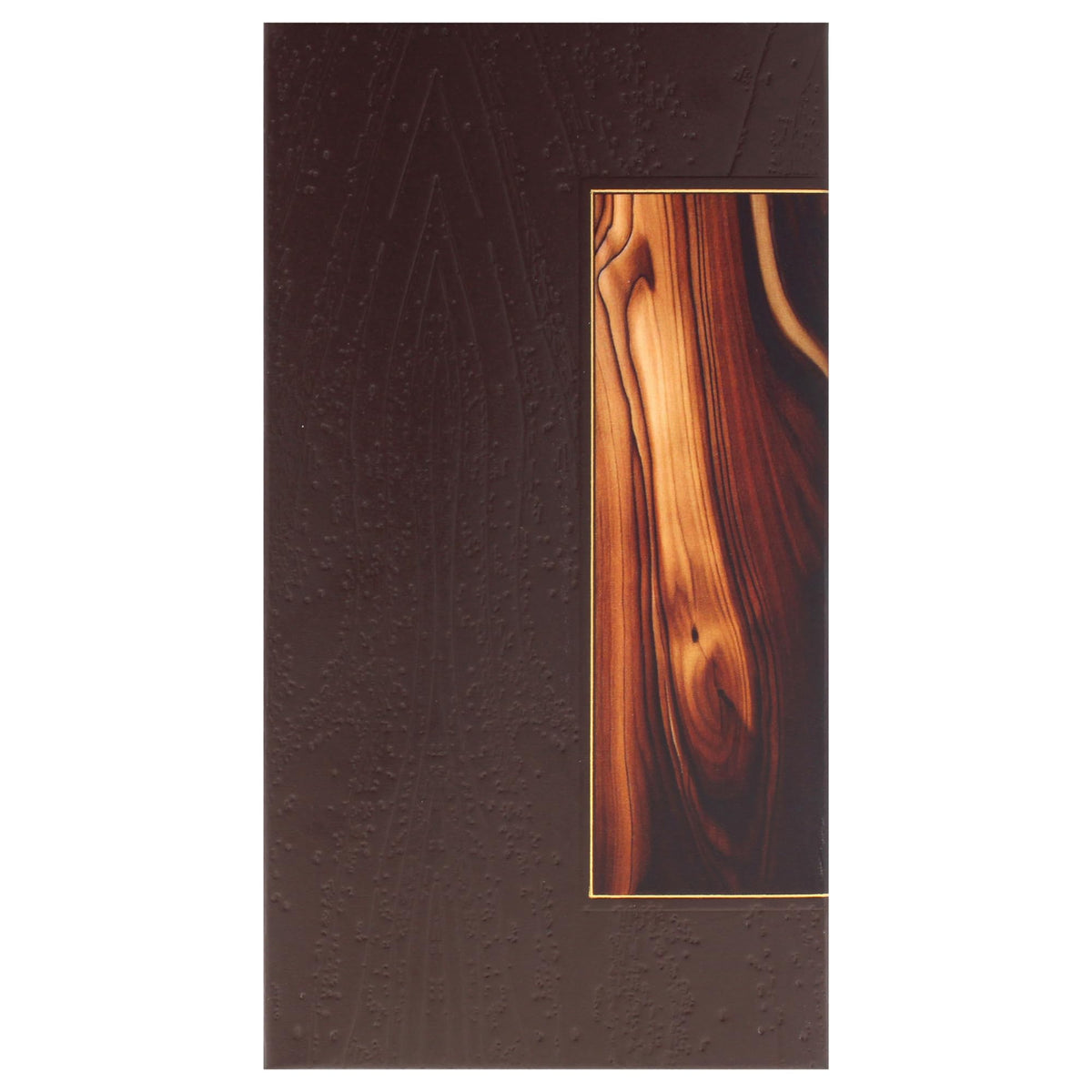Maison Alhambra Smoked Oud Vanilla metallic cap reflects premium fragrance design