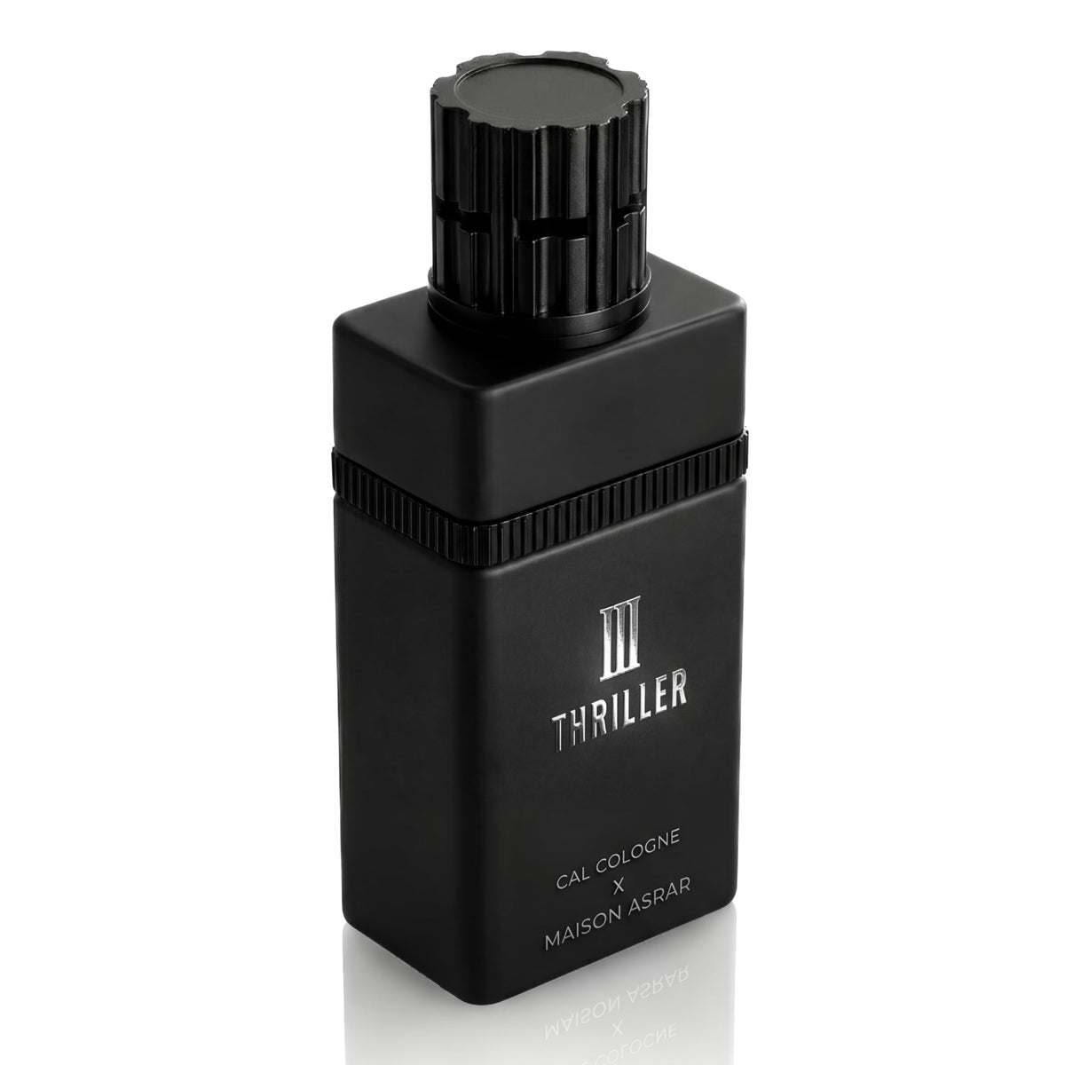 MAISON ASRAR Thriller spray action, delivering a bold opening of citrus and spice.