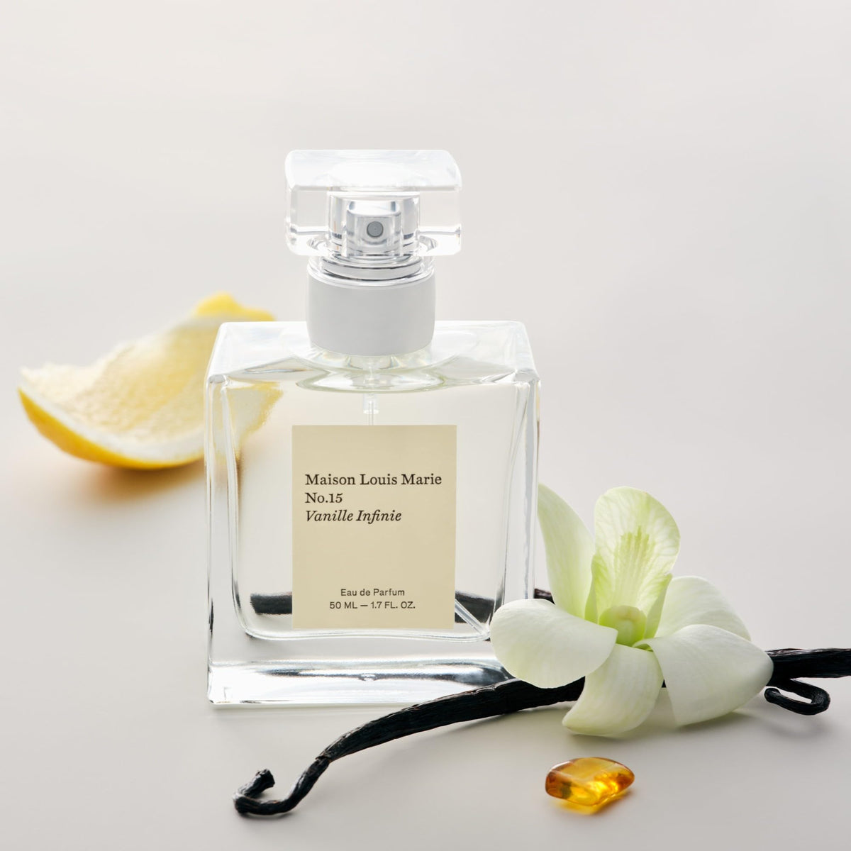 Close-up of fragrance notes for Maison Louis Marie No. 15 Vanille Infinie, a luminous scent.
