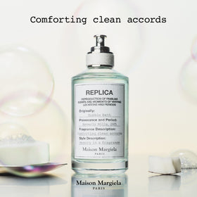 Maison Margiela Replica Bubble Bath coconut milk note evokes tropical freshness.
