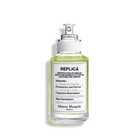 Maison Margiela Replica From the Garden tomato leaf image reveals a crisp, refreshing note for daily wear.