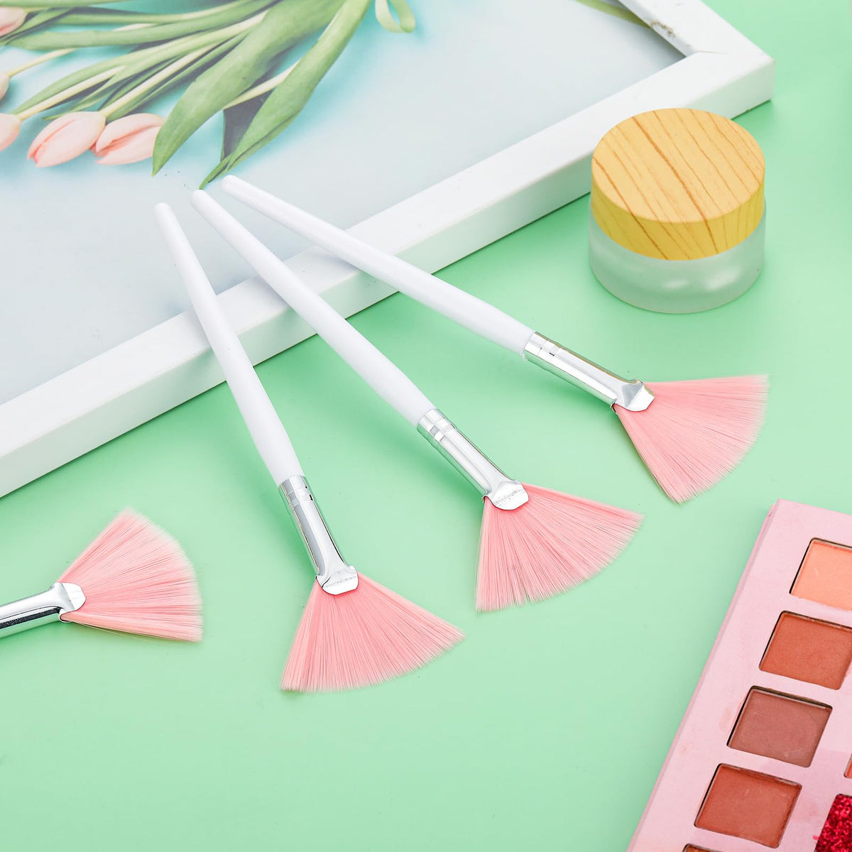 Maitys portable design keeps brushes clean on the go