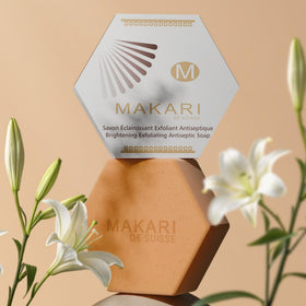Vegeclairine blend image highlighting botanical brightening ingredients