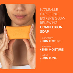 Texture close-up highlights gentle conditioning formula with carrot oil and apricot seed.