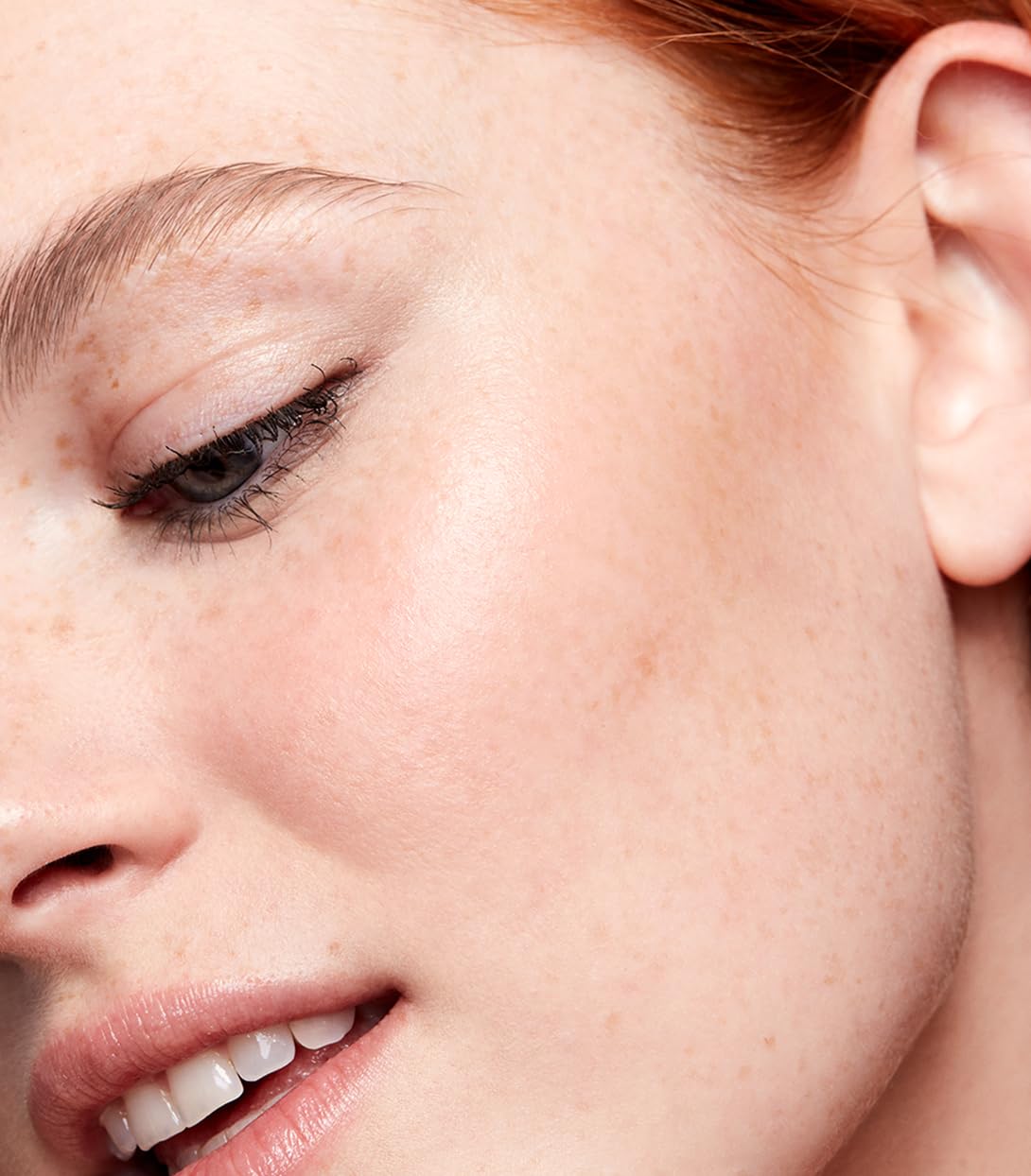 Make Beauty Skin Tint Diffusion Dew 01 Fair closeup texture reveals skin-mimicking glow.