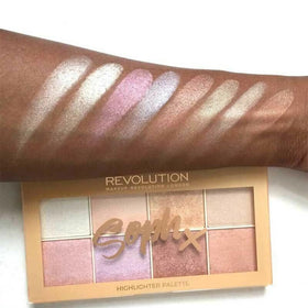 Cupid's bow highlighted with Soph X shades for dimension