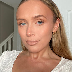 Eight shades together for customizable glow across skin tones