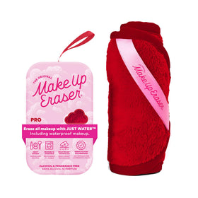 MakeUp Eraser PRO water-removal close-up showing fibers lifting makeup with water