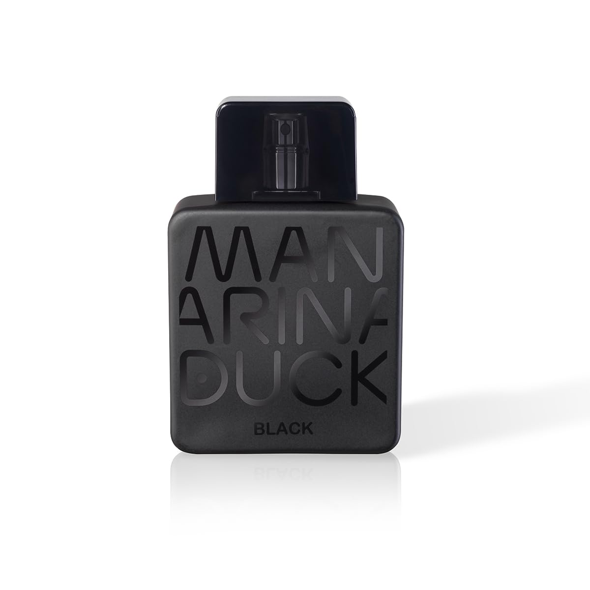 Mandarina Duck Black box display presents premium packaging and gift-worthy presentation