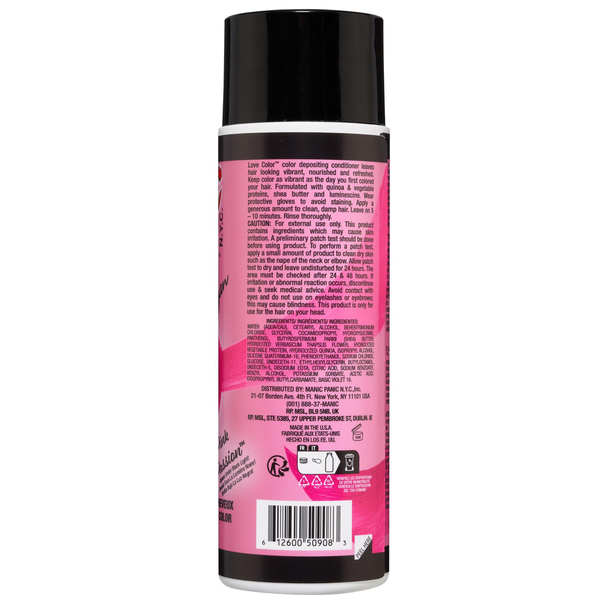 MANIC PANIC Pink Passion conditioner pour demonstrates easy application on damp hair.