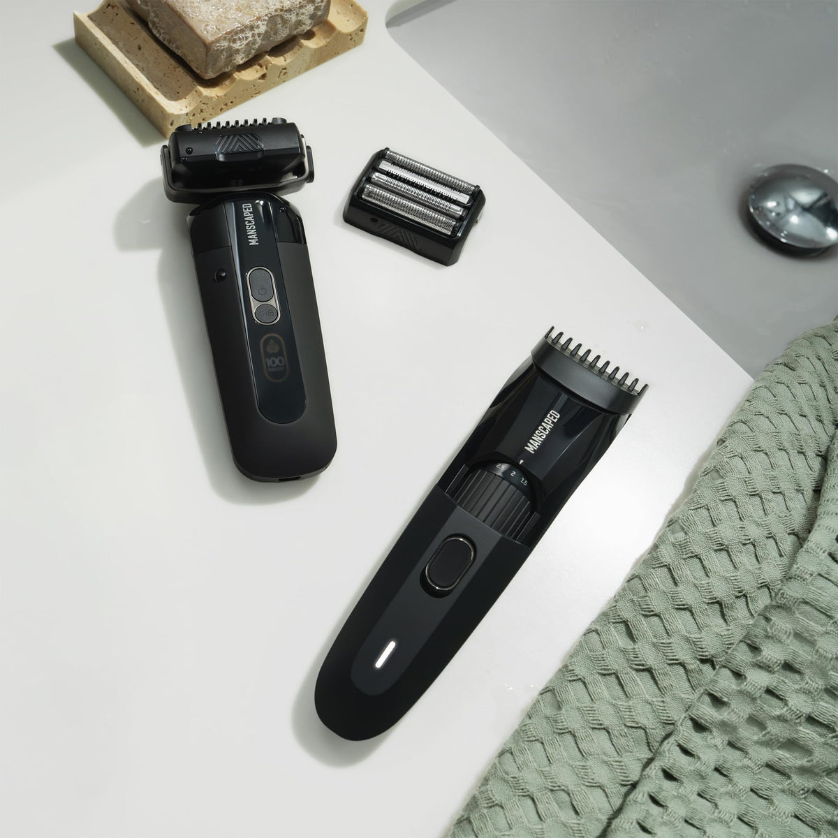 MANSCAPED The Chairman PRO magnetic blade heads demonstrate quick swaps and easy maintenance.