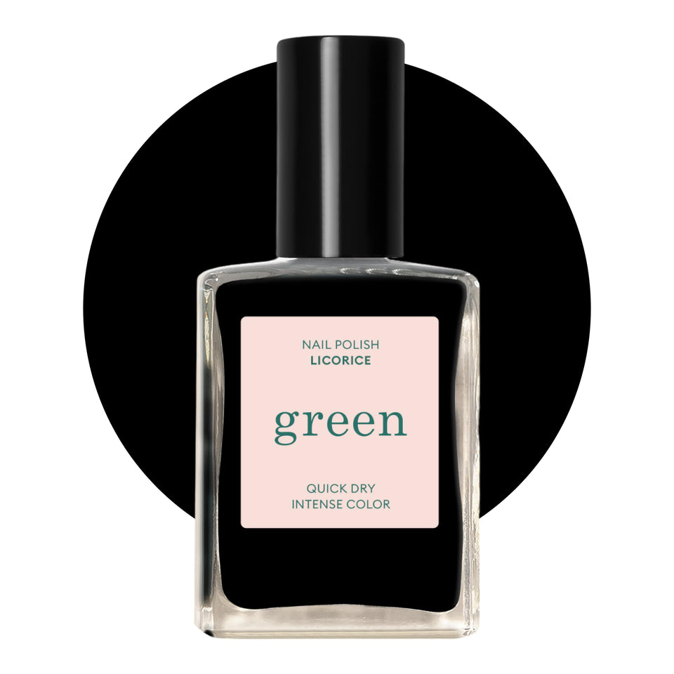 Manucurist Green Licorice cap close-up showing a deep black shade for a chic manicure