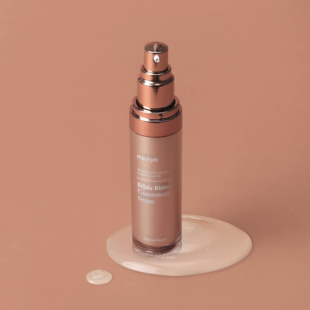 Manyo Bifida Biome Serum bottle close-up highlights hydration promise